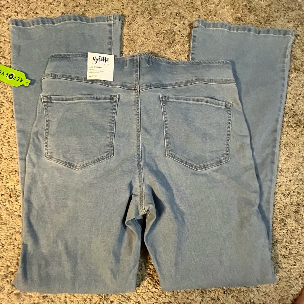 Vylette Pull on Flare Jeans Midrise Waist Size 33” NWTi - Picture 3 of 12